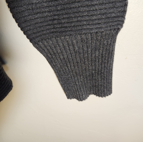 Cyrus Cozy Gray Cowl Neck Women's Sweater Sz L - Picture 4 of 11